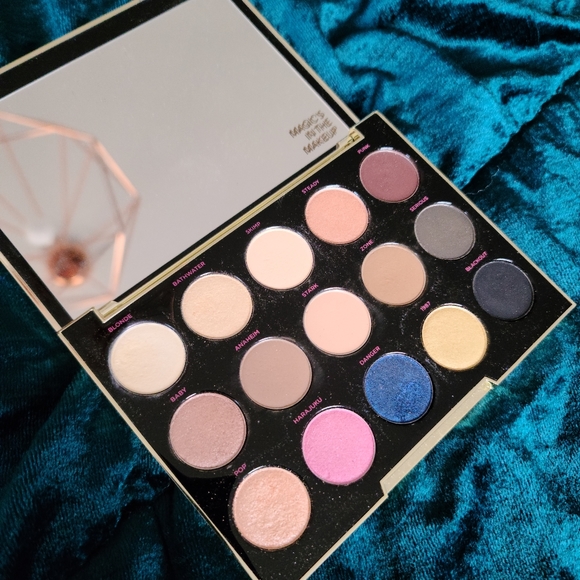 Urban Decay x Gwen Stefani Eyeshadow Palette - Picture 3 of 3